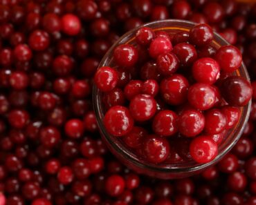 10 incredible effects of cranberries on your heart and health
